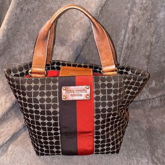 Kate Spade Classic Noel 'Tracy' Bucket Tote - Picture 2 of 14